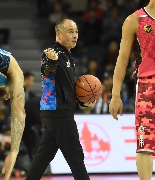 体育平台- 那不勒斯连胜遭终结，榜首之争白热化  